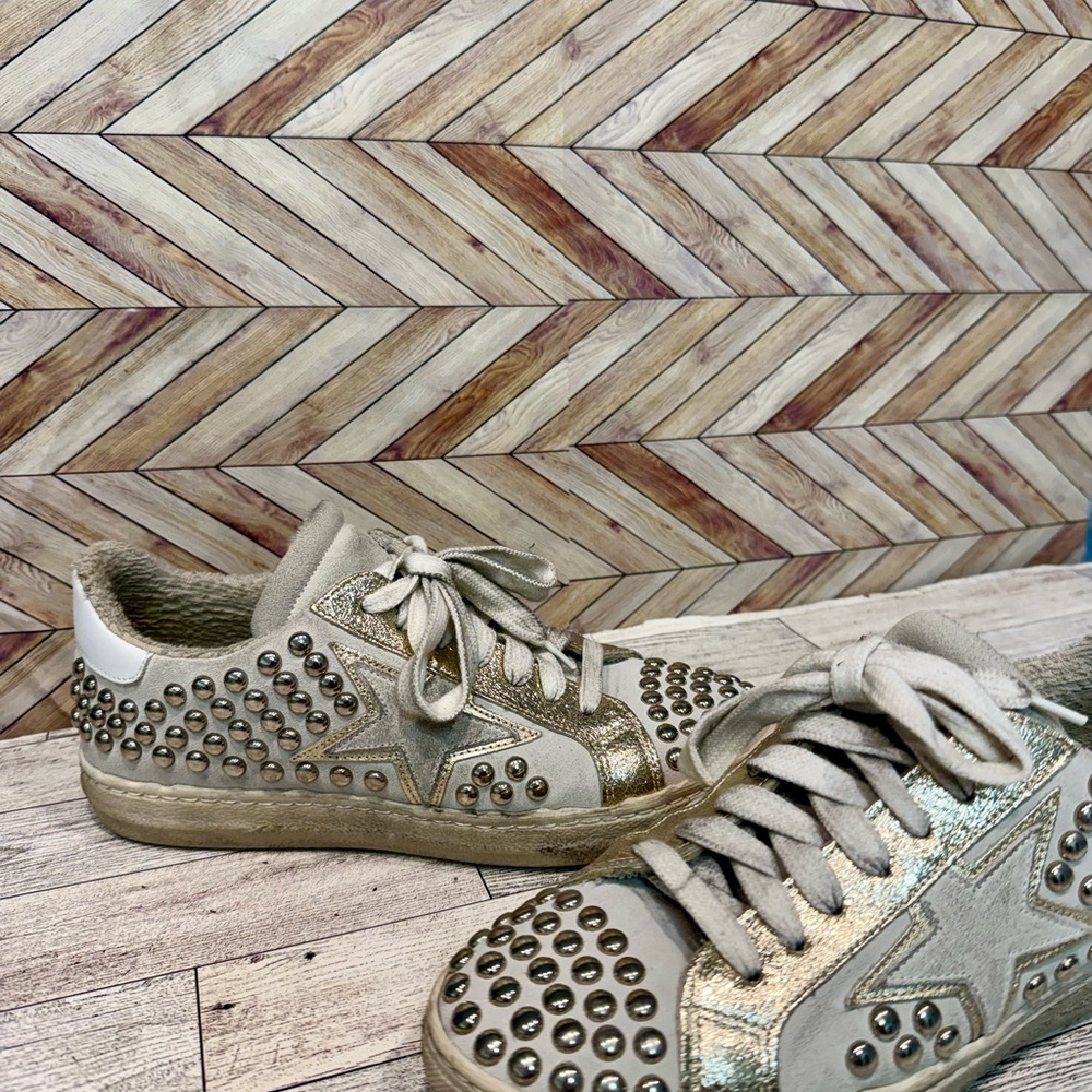 The SHOE BOX Studded Star Low-Top Sneakers - Metallic Cream - Picture 7 of 8